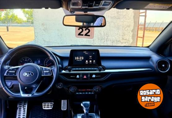 Autos - Kia Cerato GT Line 2022 Nafta 33000Km - En Venta