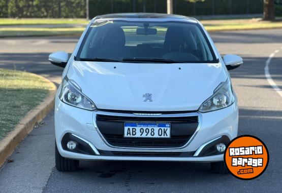 Autos - Peugeot 208 2017 Nafta 107000Km - En Venta