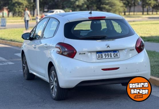 Autos - Peugeot 208 2017 Nafta 107000Km - En Venta