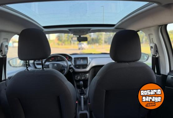 Autos - Peugeot 208 2017 Nafta 107000Km - En Venta