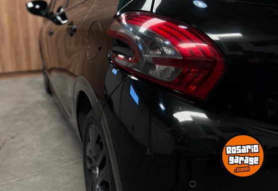 Autos - Peugeot 208 alluretouchscreen 1.6 2017 Nafta 170000Km - En Venta
