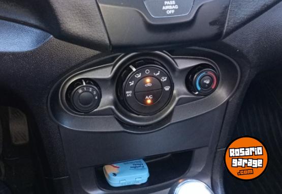 Autos - Ford Fiesta 2014 Nafta 133000Km - En Venta
