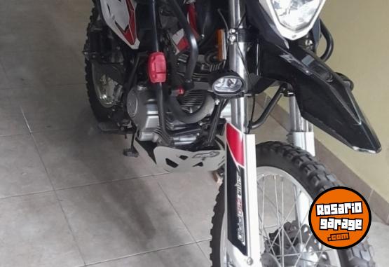 Motos - Motomel Skua 250 2020 Nafta 4100Km - En Venta