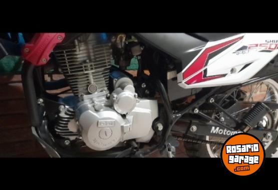 Motos - Motomel Skua 250 2020 Nafta 4100Km - En Venta