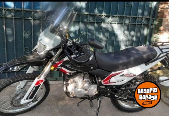 Motos - Motomel Skua 250 2020 Nafta 4100Km - En Venta