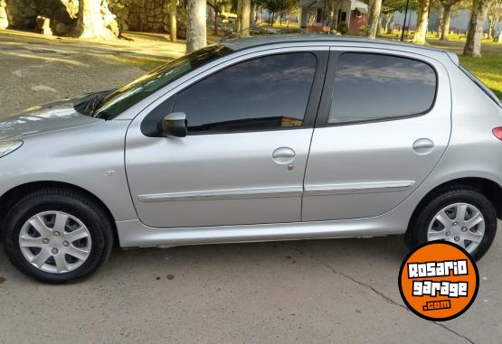 Autos - Peugeot 207 2013 Nafta 102000Km - En Venta