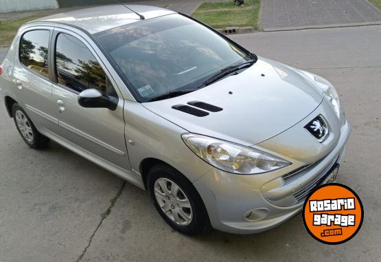 Autos - Peugeot 207 2013 Nafta 102000Km - En Venta