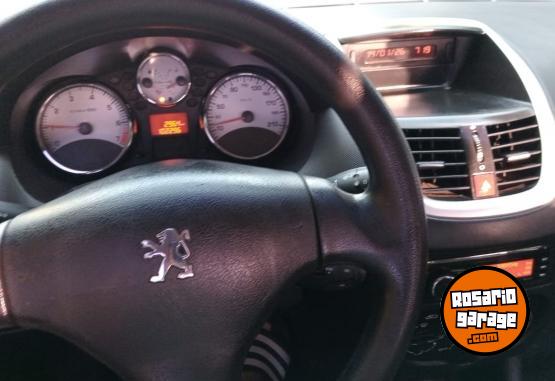 Autos - Peugeot 207 2013 Nafta 102000Km - En Venta