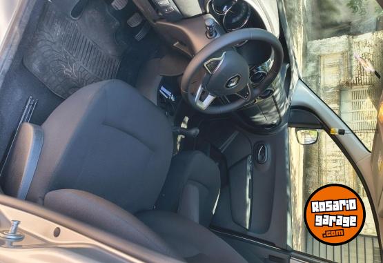 Utilitarios - Renault KANGOO 2025 Nafta 9000Km - En Venta