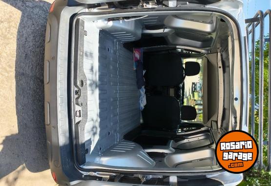 Utilitarios - Renault KANGOO 2025 Nafta 9000Km - En Venta