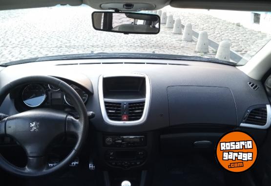 Autos - Peugeot 207 compact XT 2010 Nafta 112000Km - En Venta