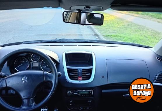 Autos - Peugeot 207 compact XT 2010 Nafta 117000Km - En Venta