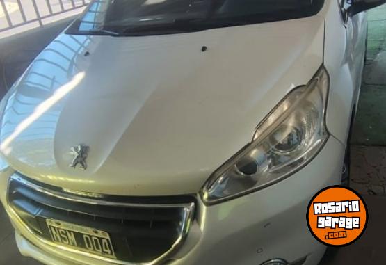 Autos - Peugeot 208 2014 Nafta 152981Km - En Venta