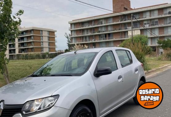 Autos - Renault Sandero 2017 Nafta 130000Km - En Venta