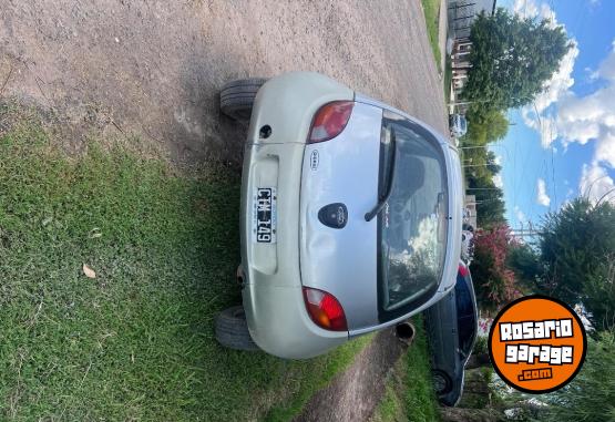 Autos - Ford Ka 1999 Nafta 200000Km - En Venta