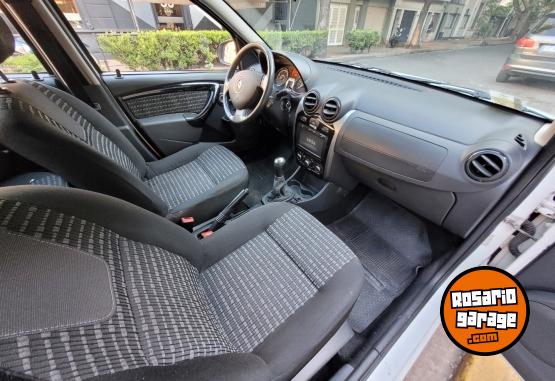 Autos - Renault Sandero Privilege 1.6 16v 2014 GNC 133000Km - En Venta