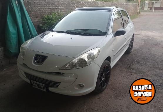Autos - Peugeot 207 2011 Nafta 162000Km - En Venta
