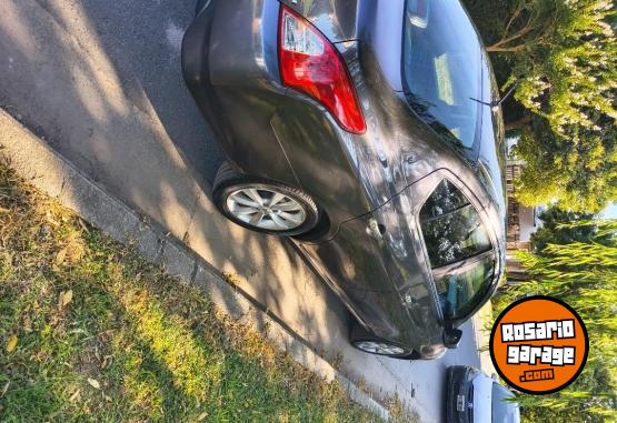 Autos - Nissan Versa advance Puré drive 2017 Nafta 126000Km - En Venta