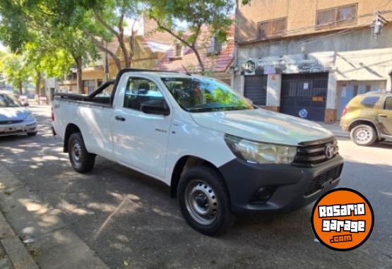 Camionetas - Toyota Hilux 2017 Diesel 123000Km - En Venta