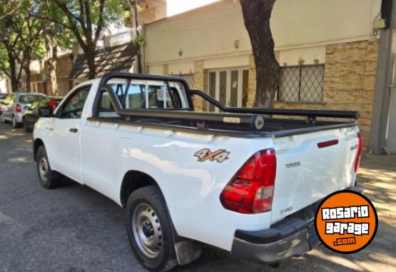Camionetas - Toyota Hilux 2017 Diesel 123000Km - En Venta
