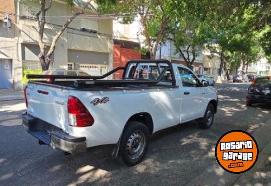Camionetas - Toyota Hilux 2017 Diesel 123000Km - En Venta