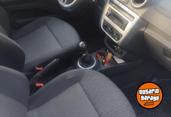 Autos - Volkswagen Voyage 2013 Nafta 139000Km - En Venta