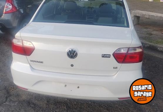Autos - Volkswagen Voyage 2013 Nafta 139000Km - En Venta