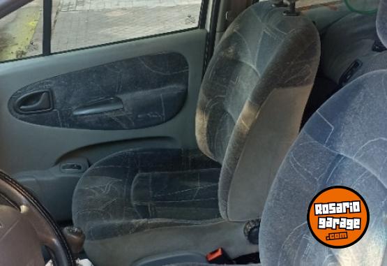 Autos - Renault Scenic 2009 Nafta 134600Km - En Venta