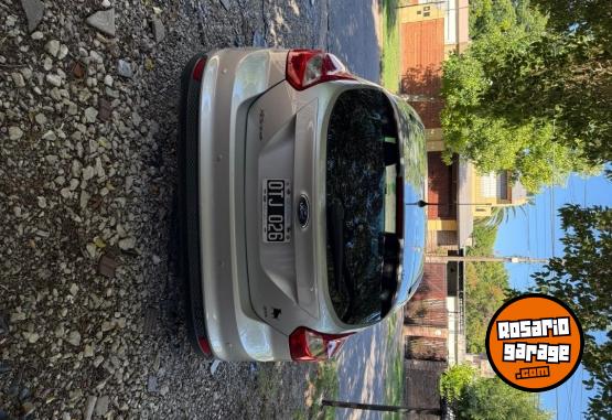 Autos - Ford Focus 2015 Nafta 148000Km - En Venta