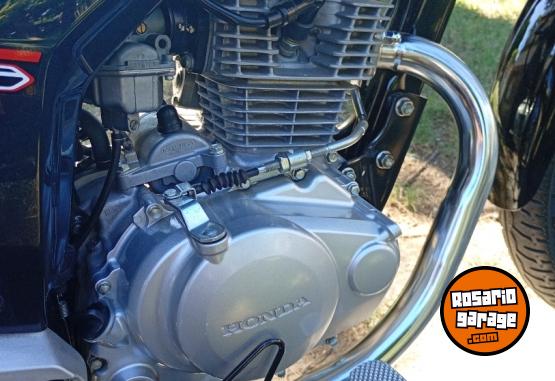 Motos - Honda Titan 2020 Nafta 14800Km - En Venta