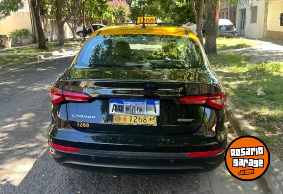 Autos - Fiat Cronos 2023 GNC 71000Km - En Venta