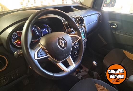 Utilitarios - Renault Kangoo  Stepway 2023 GNC 60000Km - En Venta