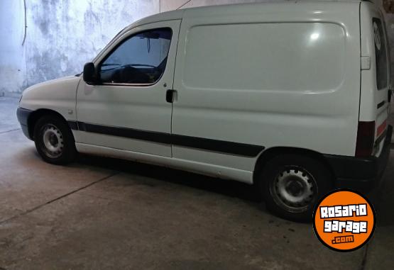 Utilitarios - Peugeot Partner 2008 Diesel 290000Km - En Venta