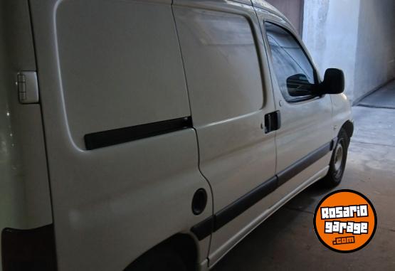 Utilitarios - Peugeot Partner 2008 Diesel 290000Km - En Venta