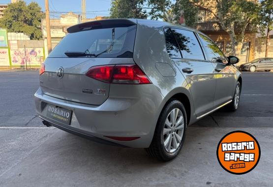 Autos - Volkswagen Golf Comfortline DSG 2017 Nafta 68000Km - En Venta