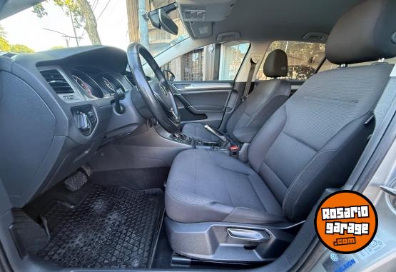 Autos - Volkswagen Golf Comfortline DSG 2017 Nafta 68000Km - En Venta