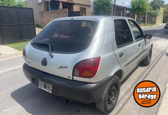 Autos - Ford fiesta 1998 Nafta 111111Km - En Venta
