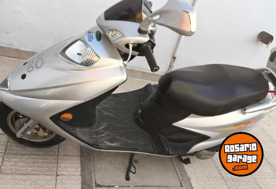 Motos - Motomel Sccooter 2013 Nafta 5000Km - En Venta