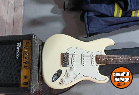 Instrumentos Musicales - Liquido por mudanza Guitarra electrica y amplificador - En Venta