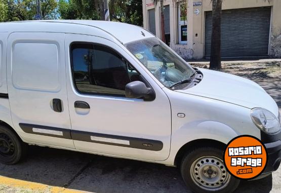 Utilitarios - Renault Kangoo 2017 GNC 250000Km - En Venta