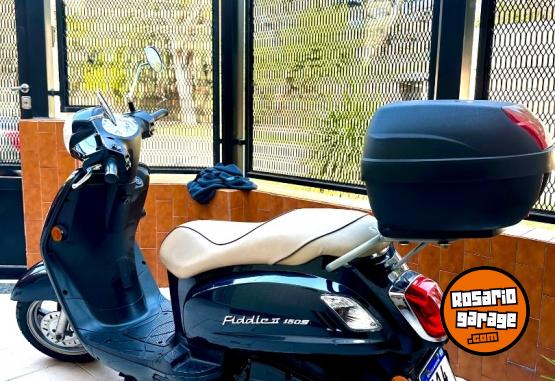 Motos - SYM Fiddle II 150 S 2021 Nafta 7400Km - En Venta