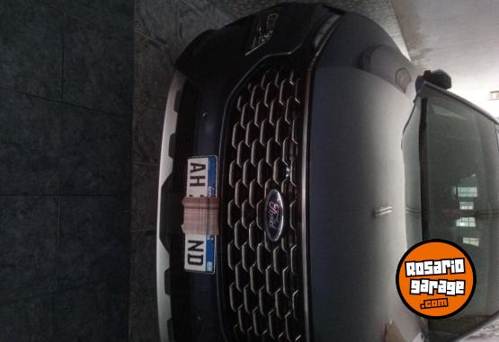 Camionetas - Ford Titanium 2025 Nafta 5000Km - En Venta