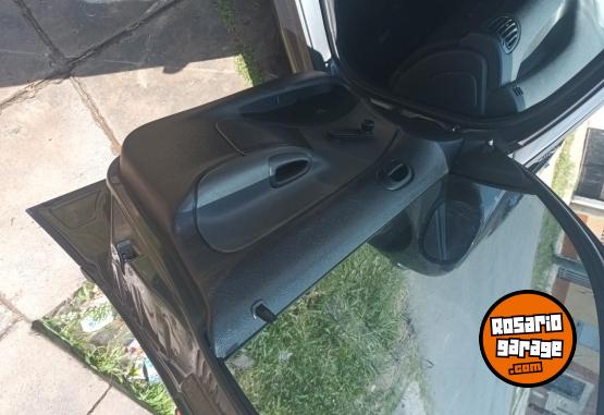 Autos - Peugeot 206 2009 Nafta 170000Km - En Venta