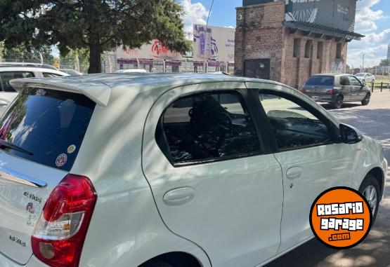 Autos - Toyota Etios 2016 Nafta 60000Km - En Venta