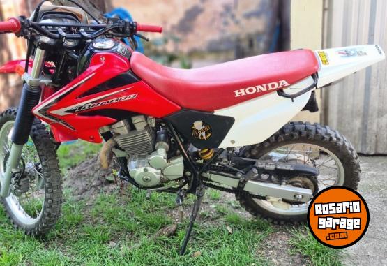 Motos - Honda Tornado 2015 Nafta 15000Km - En Venta