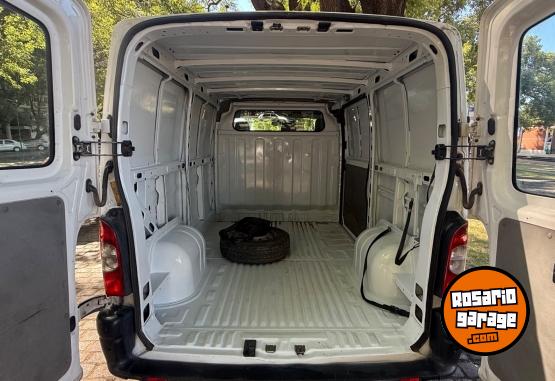 Utilitarios - Renault Master furgon 2011 Diesel 265000Km - En Venta