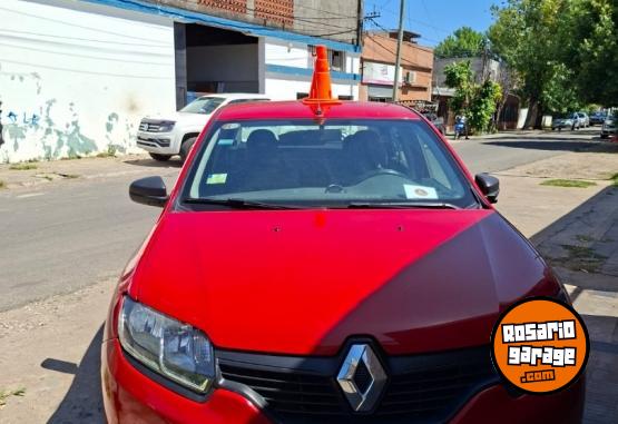 Autos - Renault Logan 2017 GNC 97000Km - En Venta