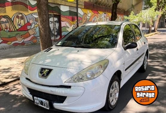 Autos - Peugeot 207 2013 Nafta 90000Km - En Venta