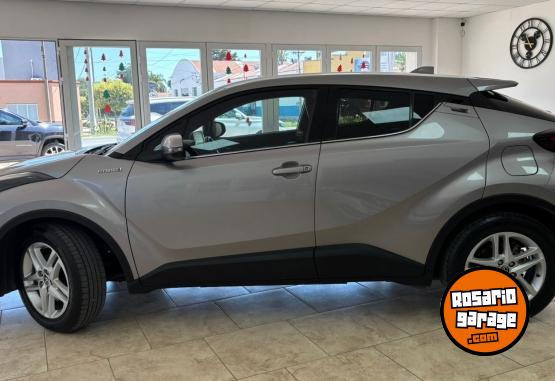 Autos - Toyota C-HR 2020 Electrico / Hibrido 102000Km - En Venta