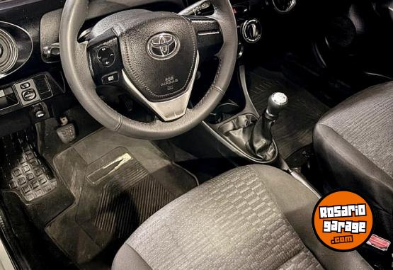 Autos - Toyota Etios 2015 Nafta 180000Km - En Venta